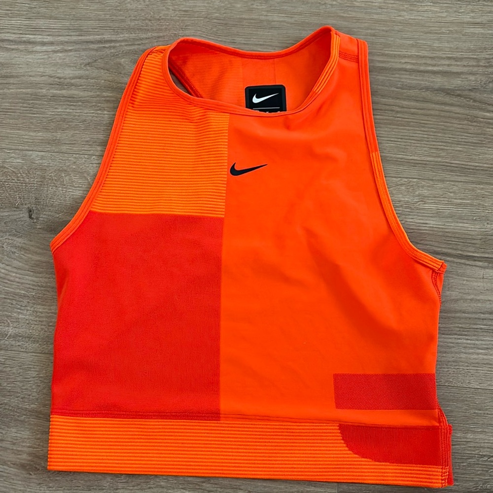 Nike tank